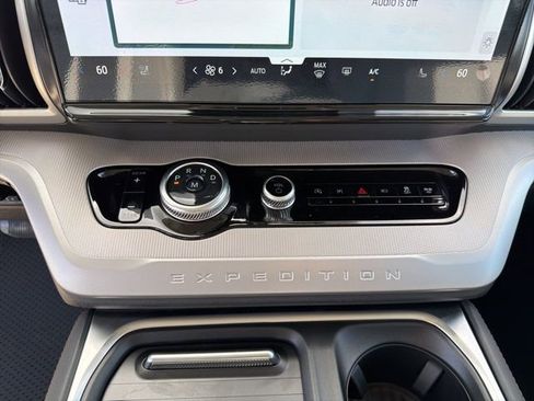 New 2025 Ford Expedition Active image 20