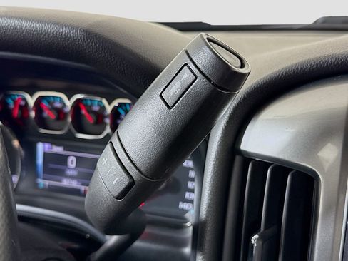 Used 2019 Chevrolet Silverado 1500 LT image 16