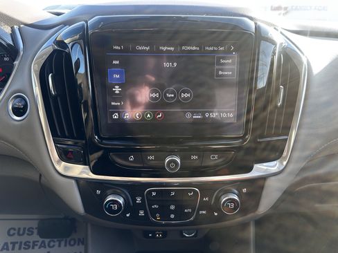 Used 2021 Chevrolet Traverse Premier image 16