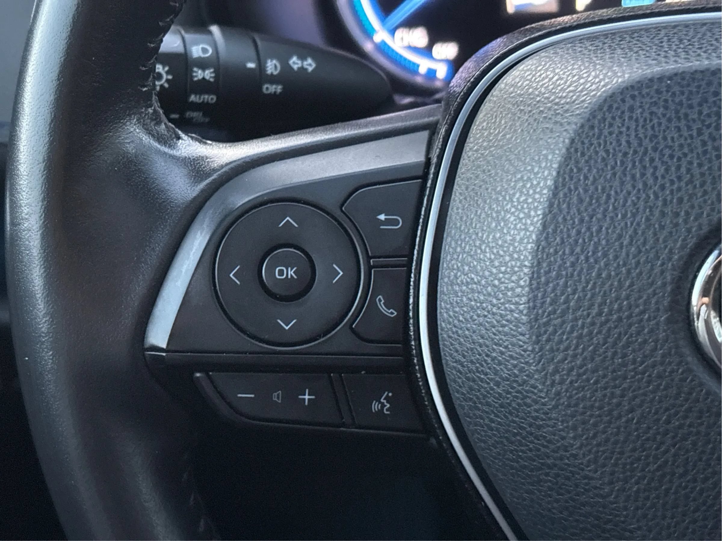 Used 2019 Toyota RAV4 XSE AWD/4WD image 30