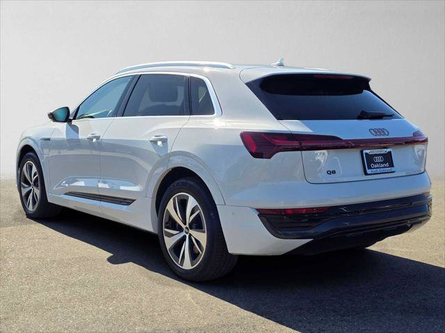 Used 2024 Audi Q8 e-tron Premium Plus w/ Premium Plus Package AWD/4WD image 5