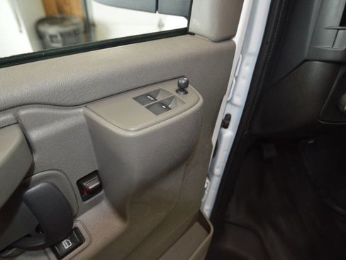 Used 2024 Chevrolet Express 2500 w/ Driver Convenience Package image 21