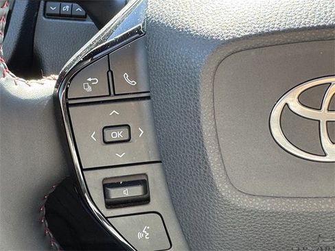 Used 2025 Toyota Prius SE image 23
