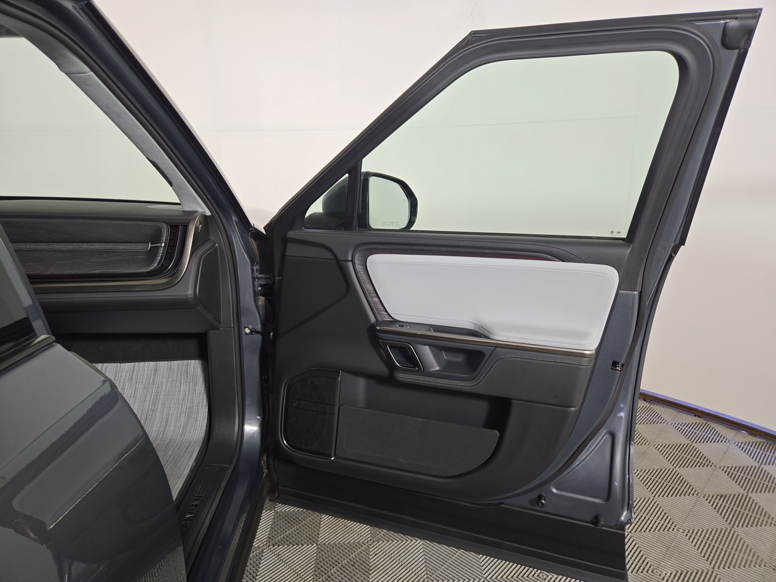Used 2023 Rivian R1T Adventure Quad AWD/4WD image 18
