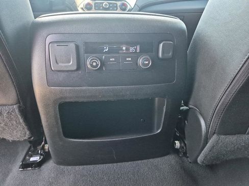 Used 2019 Chevrolet Suburban LT image 15