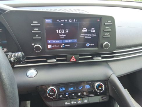 Used 2021 Hyundai Elantra SEL FWD image 15