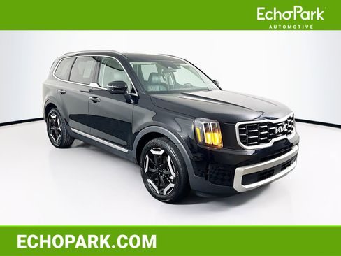 Used 2025 Kia Telluride S FWD image 1
