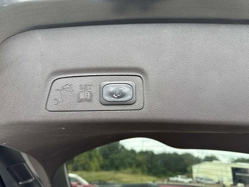 Used 2017 Lincoln MKC Premiere image 12
