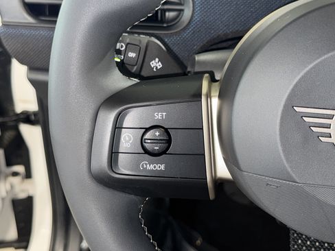 Used 2025 MINI Cooper 4-Door Hardtop FWD image 21