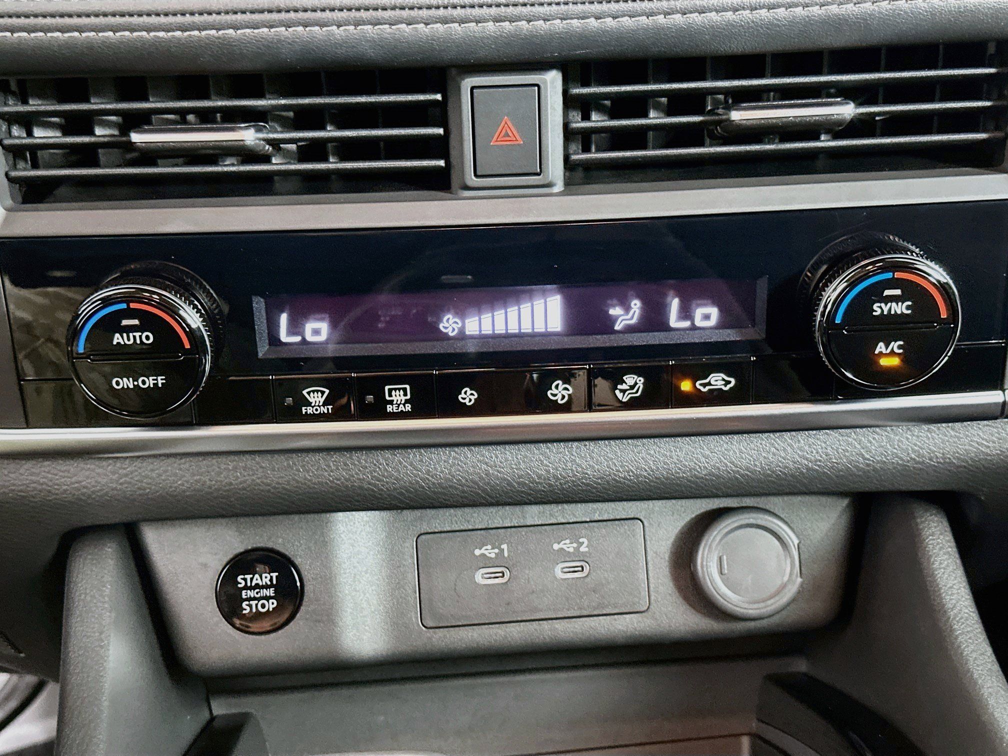 Used 2025 Nissan Rogue SV FWD image 23