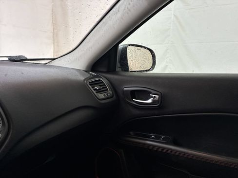 Used 2019 Jeep Compass Trailhawk AWD/4WD image 23