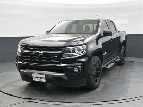 Used 2022 Chevrolet Colorado Z71 w/ Z71 Midnight Edition image 8
