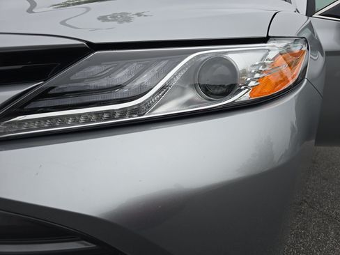 Used 2020 Toyota Camry XLE w/ Sunroof Package FWD image 31