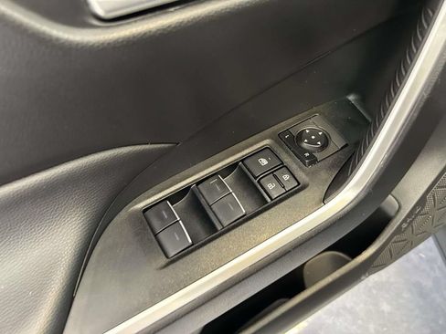 Used 2025 Toyota RAV4 XLE AWD/4WD image 17