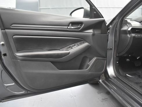 Used 2024 Nissan Altima 2.5 S image 27