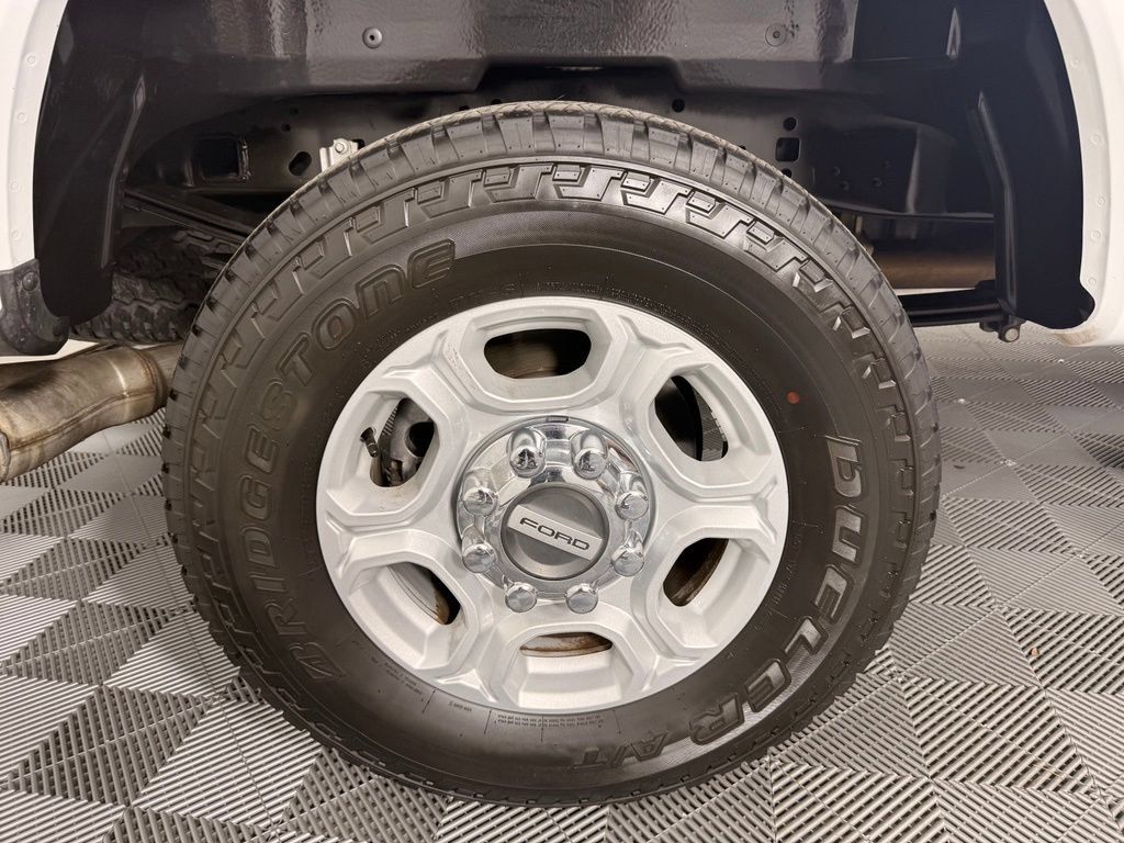 Certified 2025 Ford F250 XLT w/ FX4 Off-Road Package AWD/4WD image 14