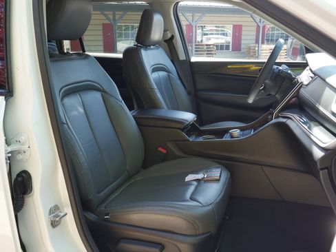 Used 2023 Jeep Grand Cherokee L Laredo AWD/4WD image 27