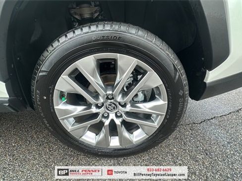 Used 2020 Toyota RAV4 Limited image 19