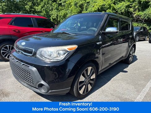 Used 2014 Kia Soul ! w/ Sun & Sound Package FWD image 2
