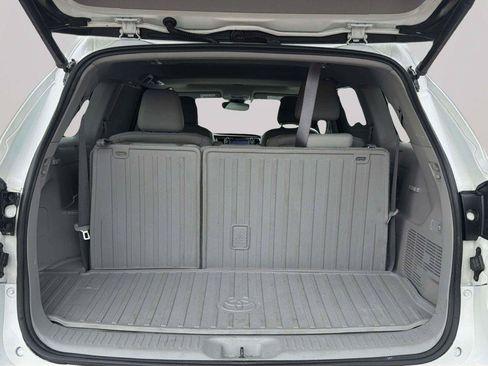 Used 2017 Toyota Highlander XLE AWD/4WD image 32