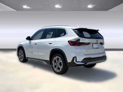 Used 2025 BMW X1 xDrive28i AWD/4WD image 3