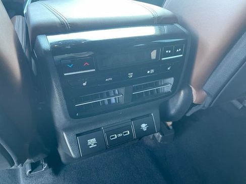 Used 2023 Acura MDX SH-AWD w/ Advance Package image 19