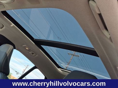 New 2025 Volvo XC40 B5 Plus w/ Protection Package Premier image 15