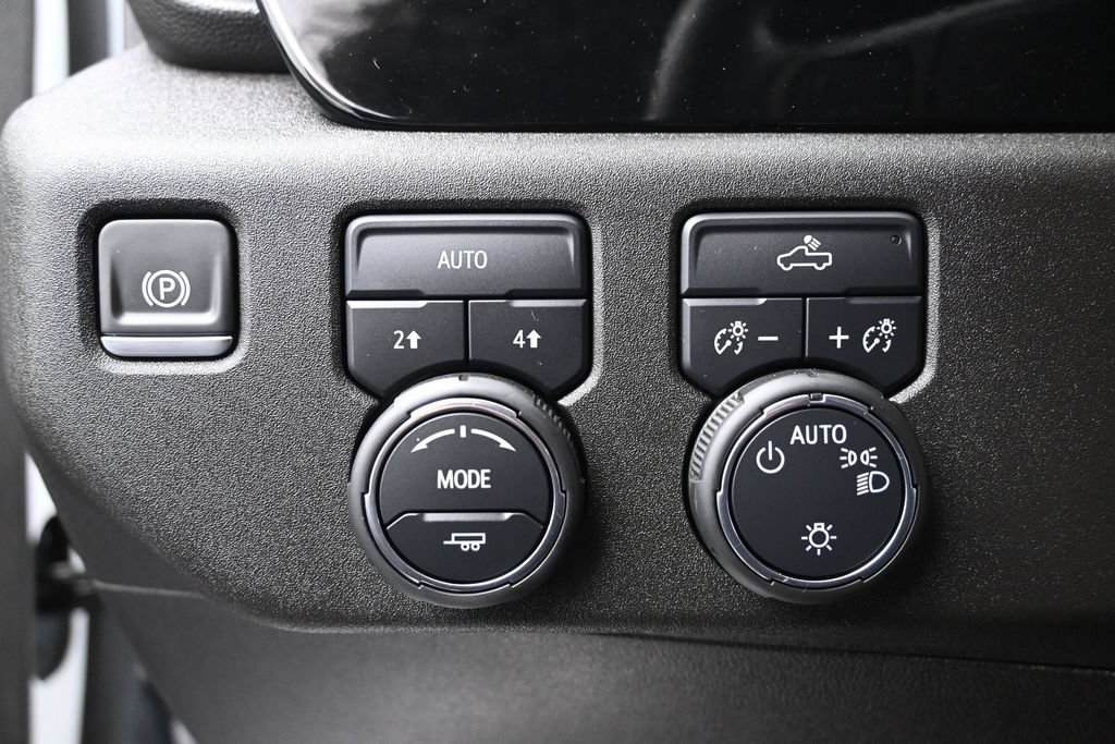Certified 2024 Chevrolet Silverado 1500 LT AWD/4WD image 17