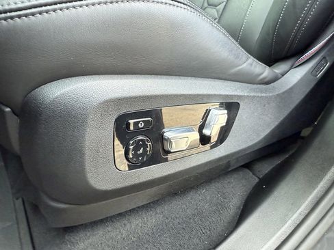 Used 2025 BMW X5 M Competition w/ Executive Package image 23