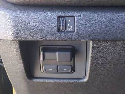 Used 2024 Chevrolet Colorado LT w/ LT Convenience Package RWD image 23