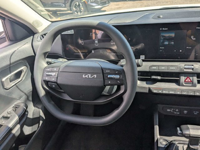 New 2027 Kia K4 FWD image 16