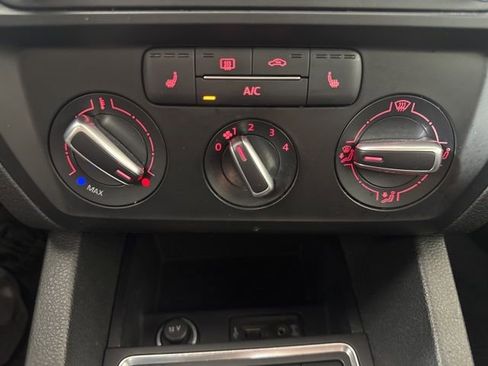 Used 2017 Volkswagen Jetta SE image 15