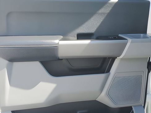 Used 2025 Ford F250 XLT image 40