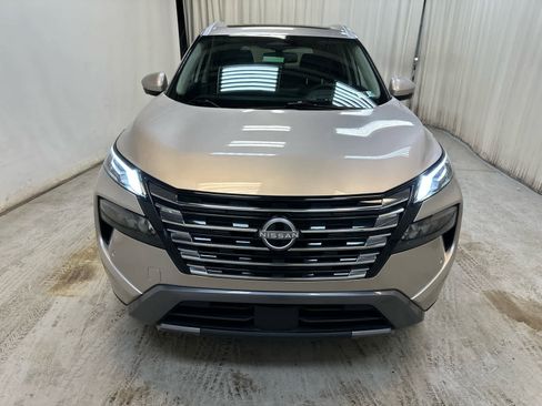 Certified 2025 Nissan Rogue SL w/ Tech Package image 7