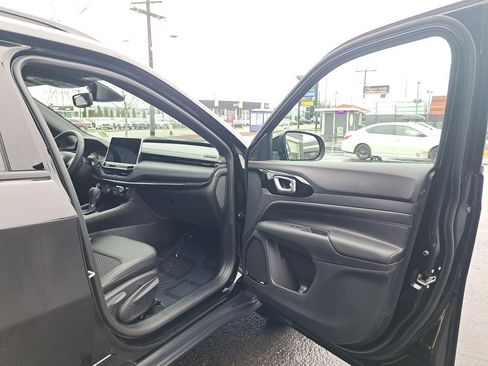 New 2026 Jeep Compass Latitude image 16