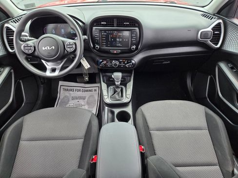 Used 2024 Kia Soul LX w/ Option Group 015 FWD image 13