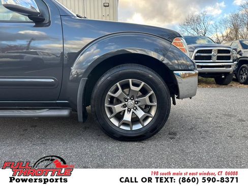 Used 2014 Nissan Frontier SL w/ SL Moonroof Package image 28