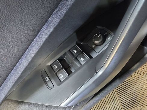 Used 2024 Volkswagen Jetta SE FWD image 15