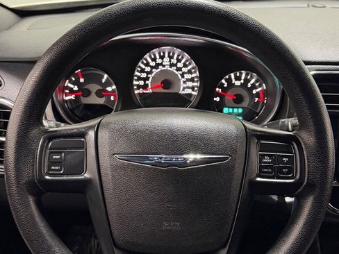 Used 2014 Chrysler 200 LX image 15
