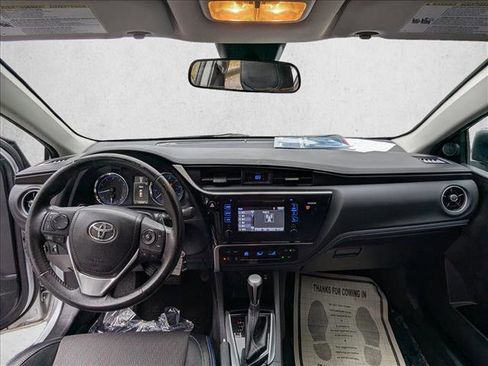 Used 2017 Toyota Corolla SE image 13