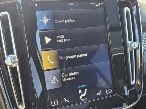 Used 2021 Volvo XC40 T4 R-Design w/ Advanced Package image 16