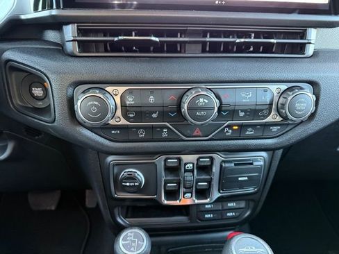 New 2026 Jeep Gladiator Sport image 20