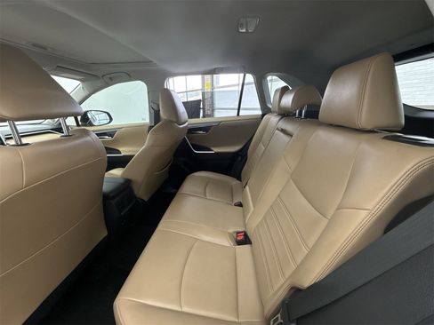 Used 2019 Toyota RAV4 Limited image 37