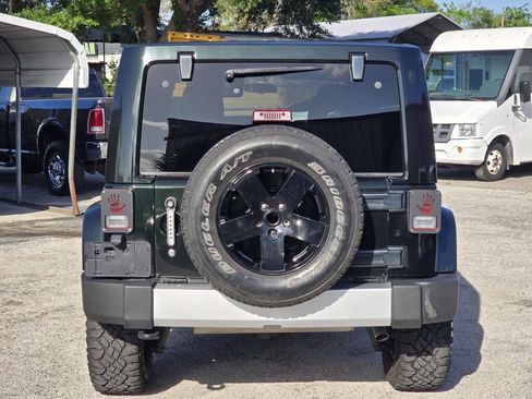 Used 2012 Jeep Wrangler Unlimited Sahara w/ Connectivity Group image 7