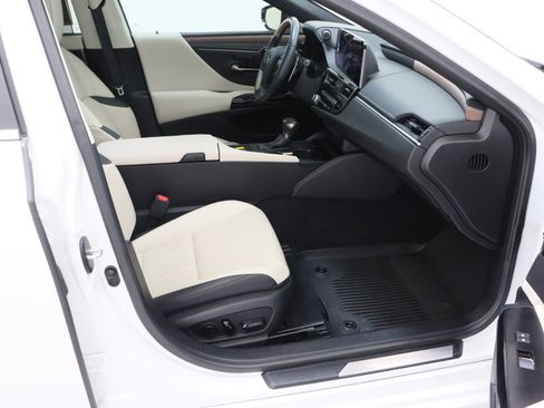 Used 2025 Lexus ES 350 Ultra Luxury w/ Accessory Package (Z2) FWD image 40