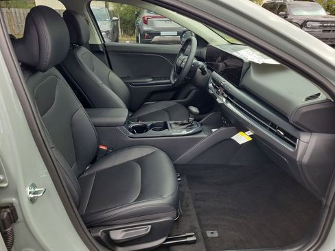 New 2026 Kia K4 EX image 7