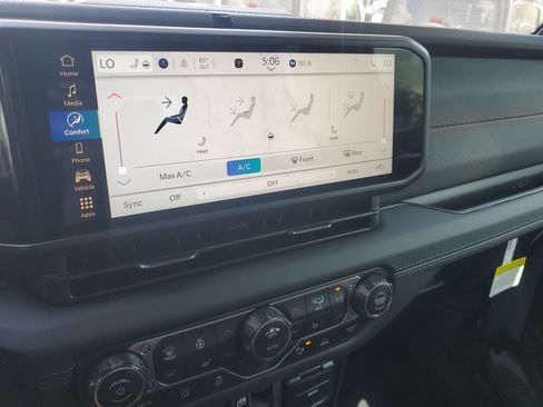 New 2026 Jeep Gladiator Rubicon image 18