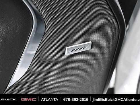 Used 2024 GMC Yukon SLT image 8