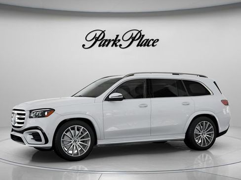 New 2026 Mercedes-Benz GLS 450 4MATIC image 3