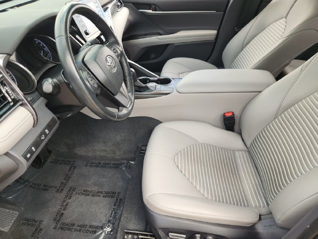 Used 2023 Toyota Camry SE FWD image 9